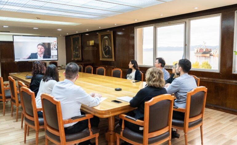 Se presentó en Tierra del Fuego el programa de educación financiera en el aula