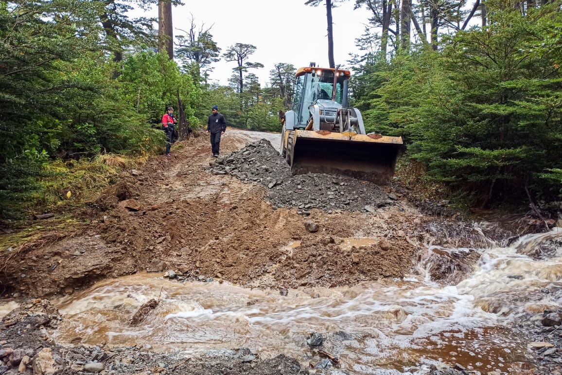 Vialidad continúa con trabajos en el km 63 de la ruta complementaria “J”