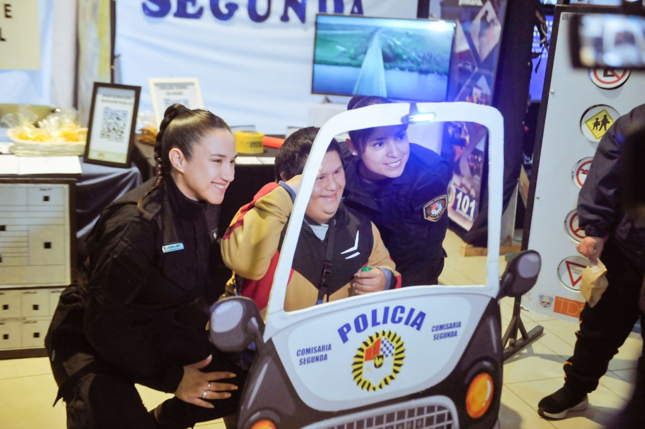 Se inauguró en Río Grande una nueva edición de la expo “Conociendo a tu Policía”