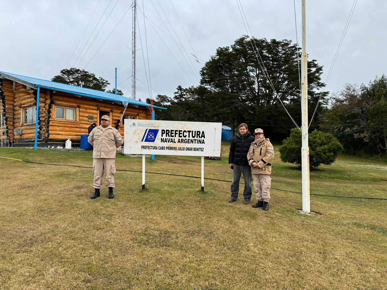 Sciurano acompañó a Prefectura en el cambio de guardia de Isla Gable