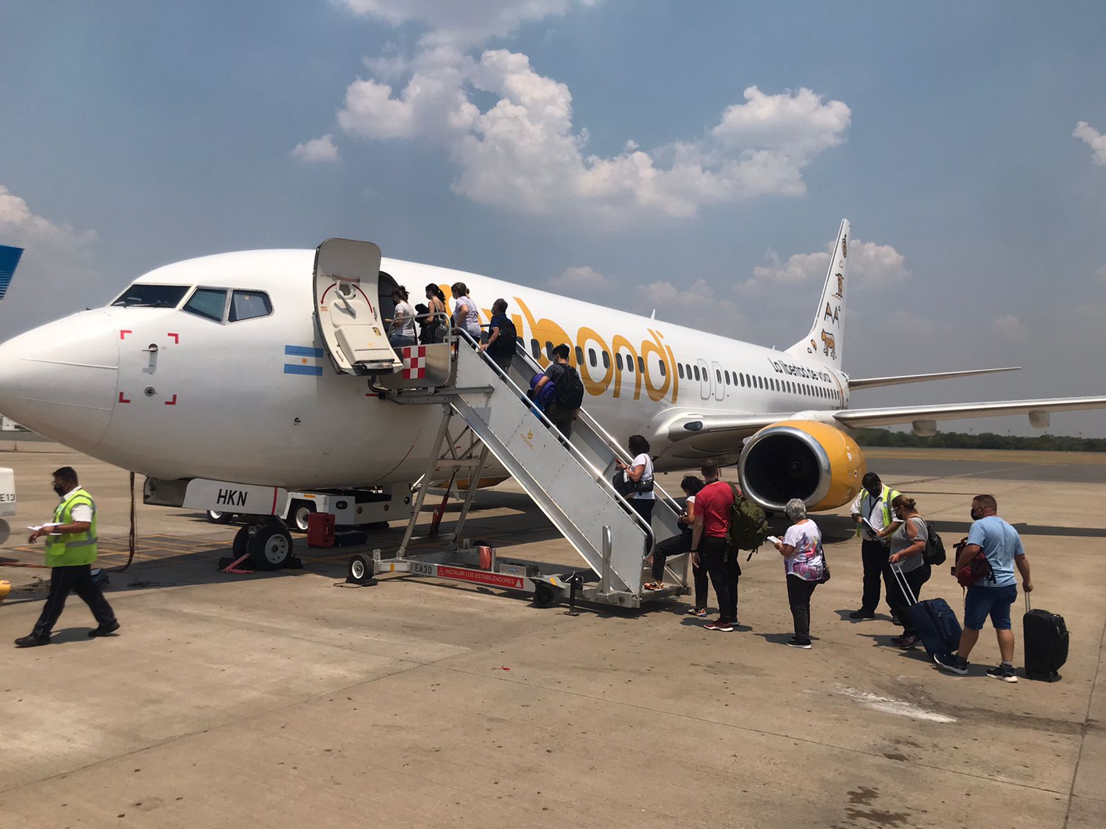 Vuelo inaugural de la ruta Ushuaia-calafate de Fly Bondi