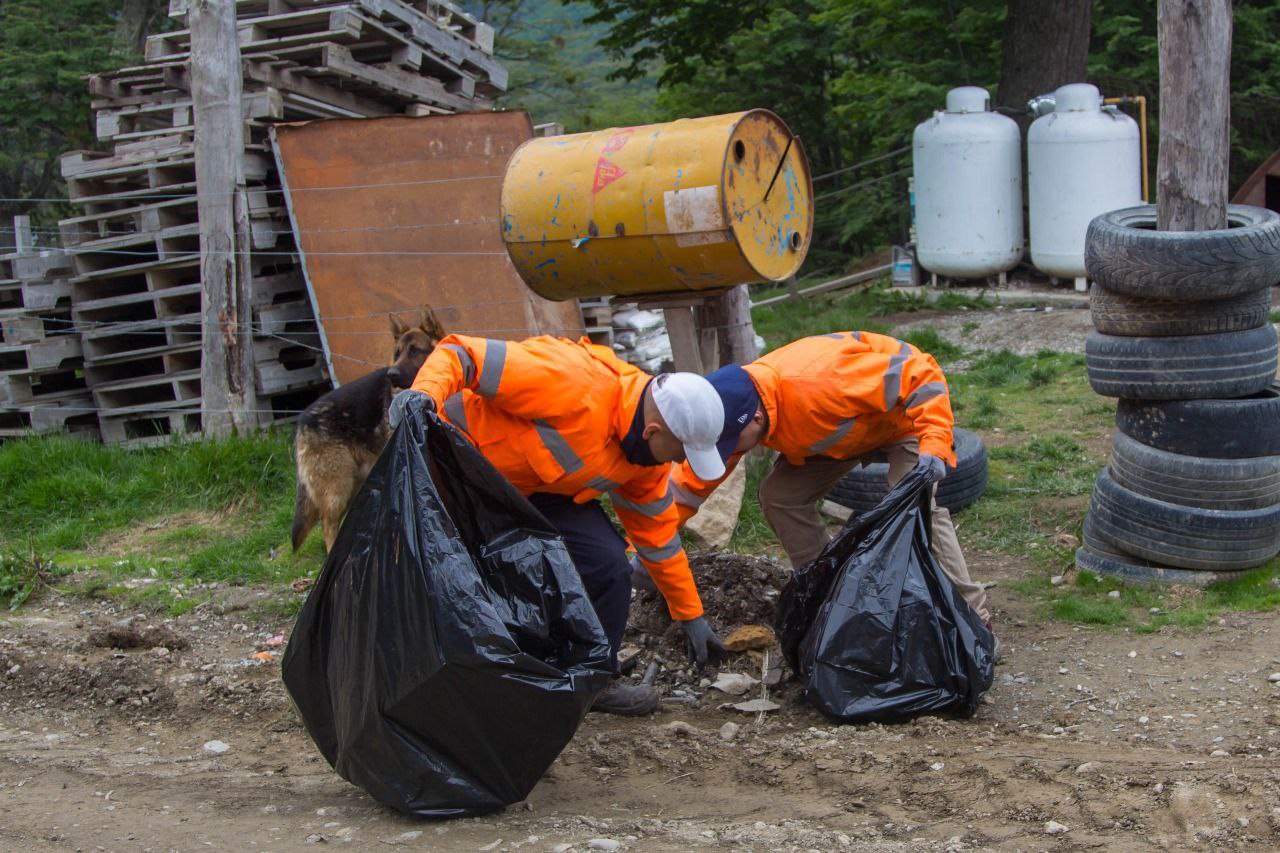 La municipalidad realizó una jornada de limpieza en Andorra