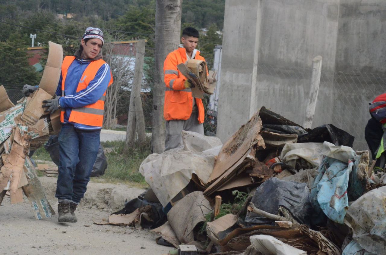 La municipalidad realizó una jornada de limpieza en Andorra