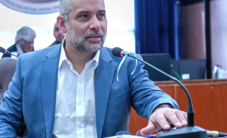 Lapadula: “Tierra del Fuego necesita soluciones, no alianzas vacías”
