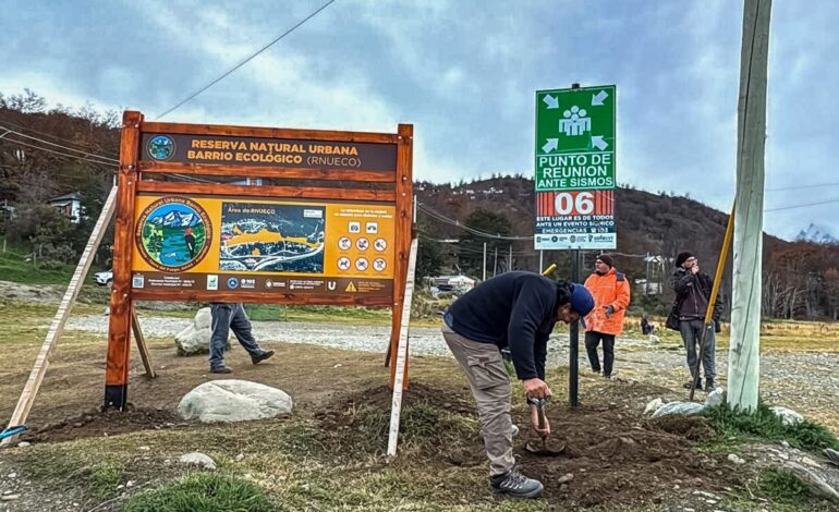 El municipio de Ushuaia colocó cartelería en la reserva natural urbana del barrio ecológico