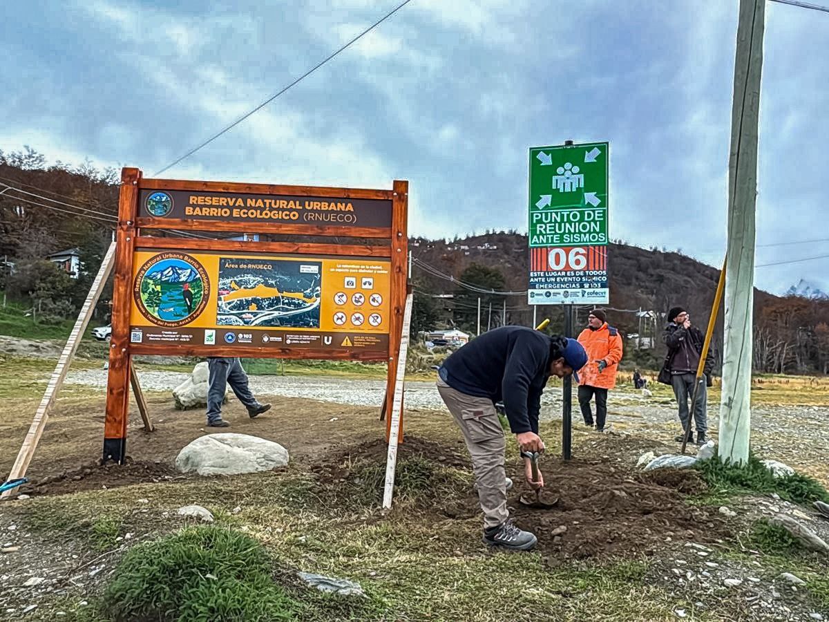 El municipio de Ushuaia colocó cartelería en la reserva natural urbana del barrio ecológico