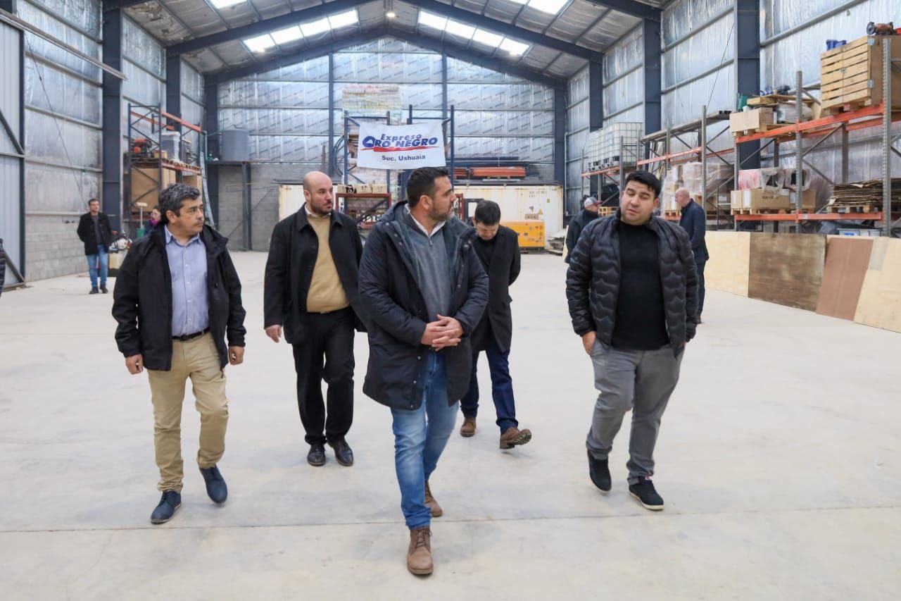 Vuoto recorrió las nuevas instalaciones de la empresa Oro Negro