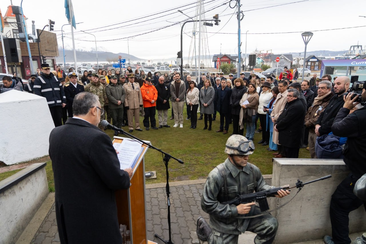 Gobierno conmemoró el día de la afirmación de los derechos argentinos sobre las Malvinas, islas y sector antártico