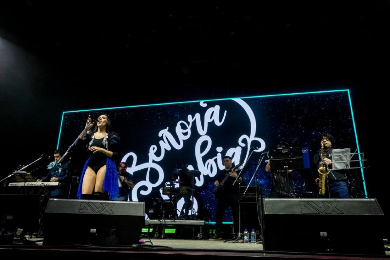 La “noche tropical” hizo vibrar el microestadio José “Cochocho Vargas de música y baile”