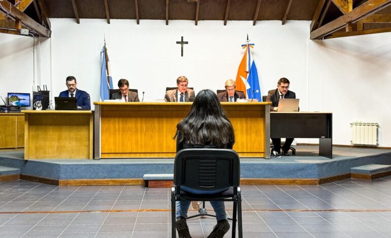 Comenzó el juicio a una mujer acusada de asesinar a su pareja