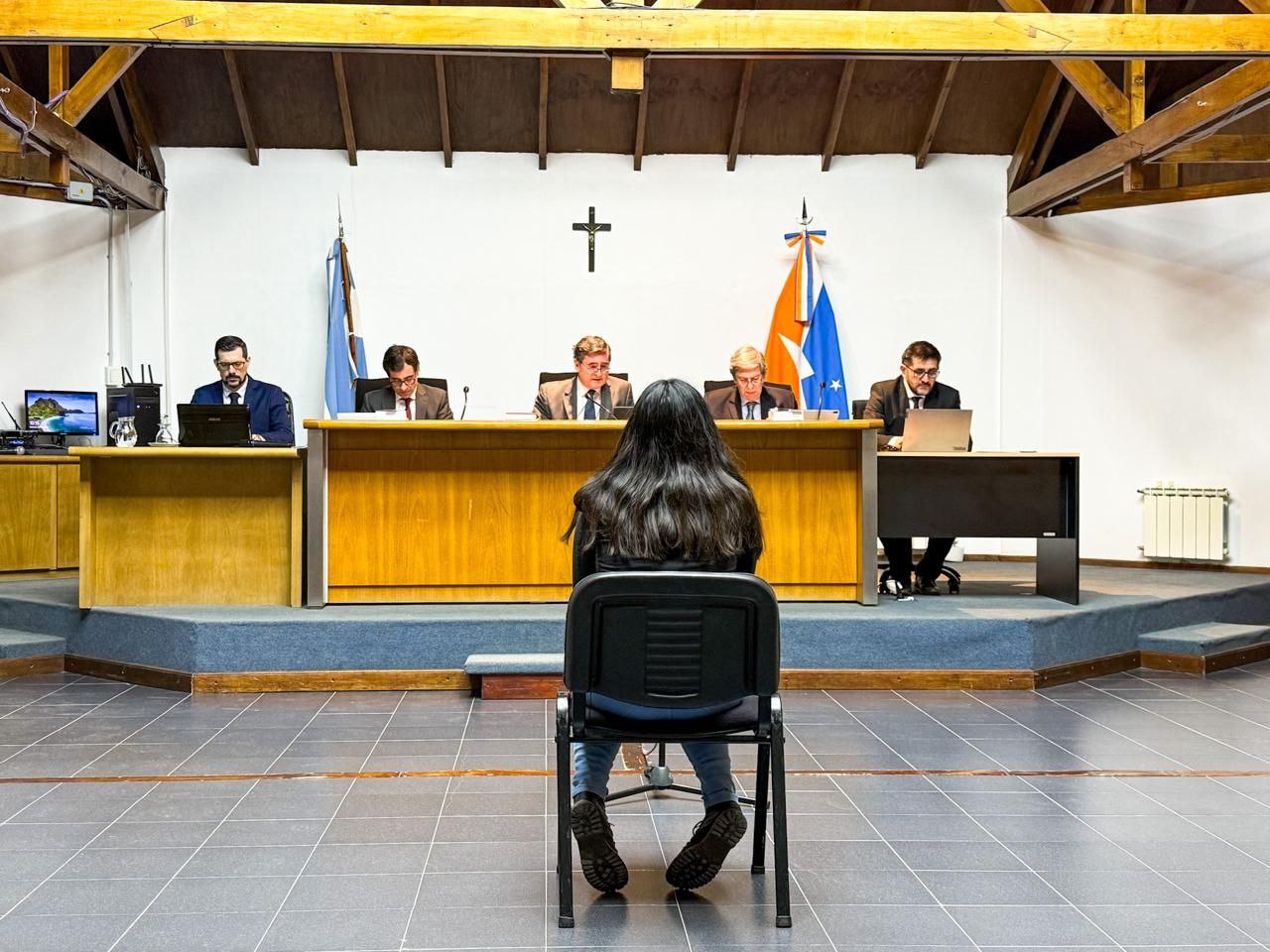 Comenzó el juicio a una mujer acusada de asesinar a su pareja  