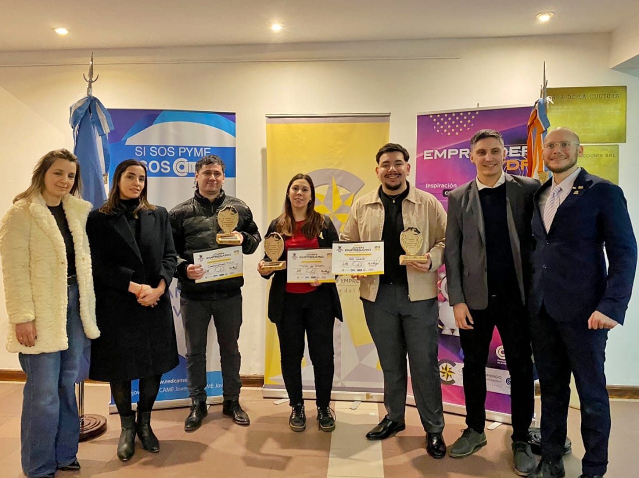 El municipio acompañó a emprendedores de la ciudad galardonados durante el premio “joven empresario 2025”
